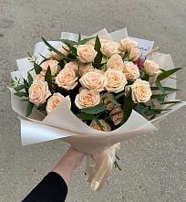 Букет Кремовые розы Латте в Хатажукае