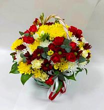 Цветочная композиция из Хризантемы и Розы в корзине в Хатажукае
