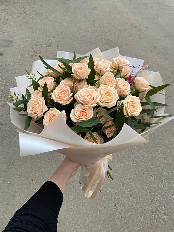 Букет Кремовые розы Латте в Хатажукае